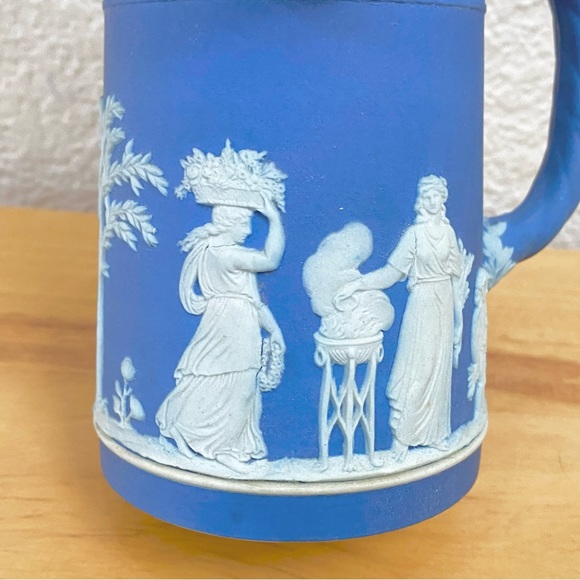 Vintage WEDGWOOD Blue Jasperware Etruscan Scene 4.5” Creamer Milk Jug - Picture 10 of 16